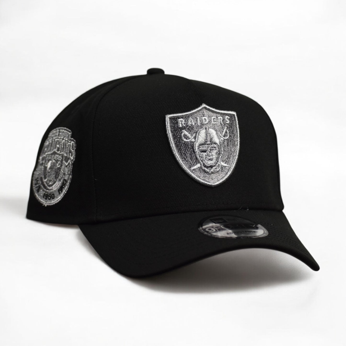 Oakland Raiders Super Bowl Champions ‘76 ‘80 ‘83 Negra 9FORTY A-Frame Snapback